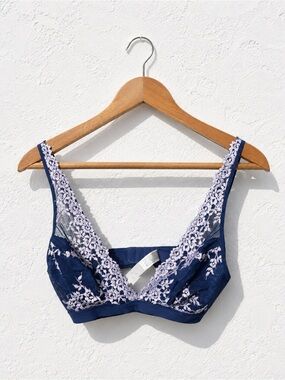 Wacoal embrace lace navy bralette 36